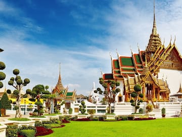 Exclusive Guided Tour: Grand Palace, Emerald Buddha & Reclining Buddha