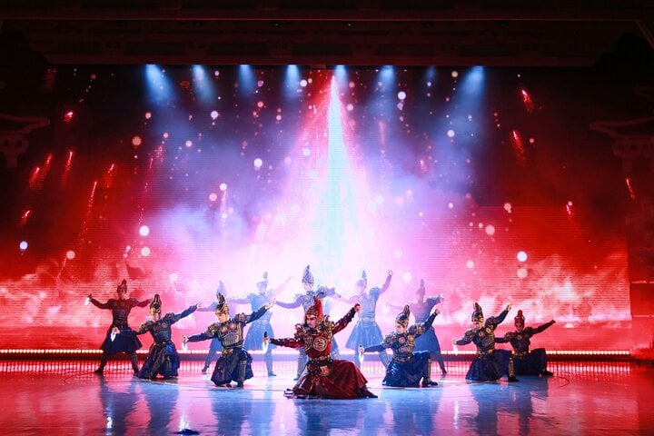 Tang Dynasty Show Optional Dumplings and Round trip Transfer  9