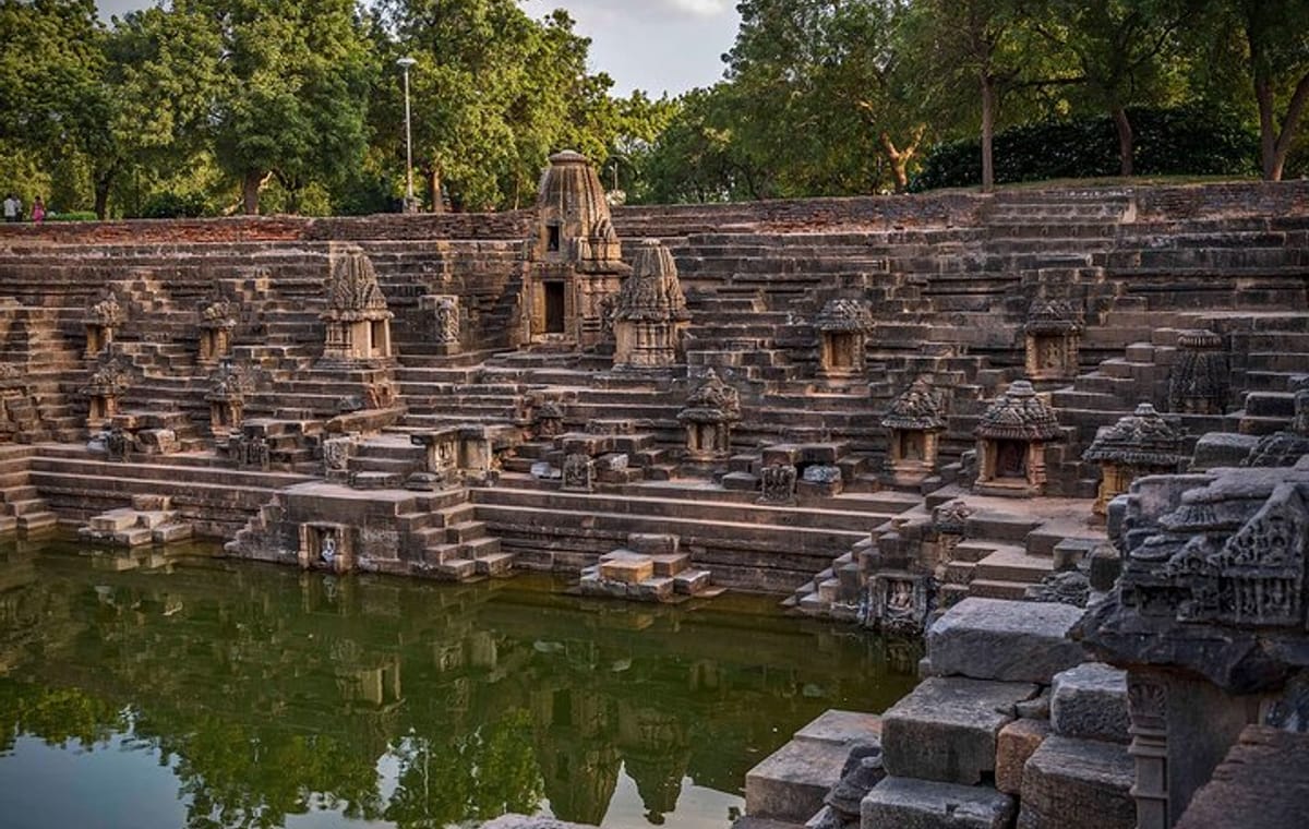 Historical & Regal Sights of Gujarat Tour