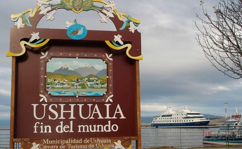 Double Decker City Tour of Ushuaia's Key Attractions