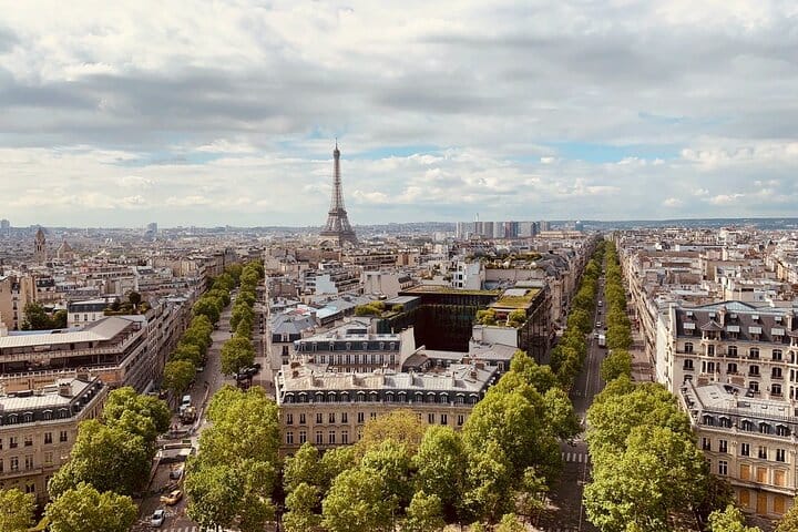 Half-Day Eiffel and River Cruise Private Tour 7