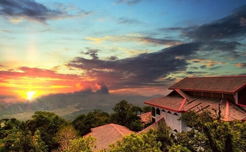 Kilim Geopark Sunset Mangrove Boat Including Mount Raya Peak View