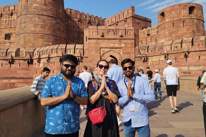 Agra Fort, Entrance