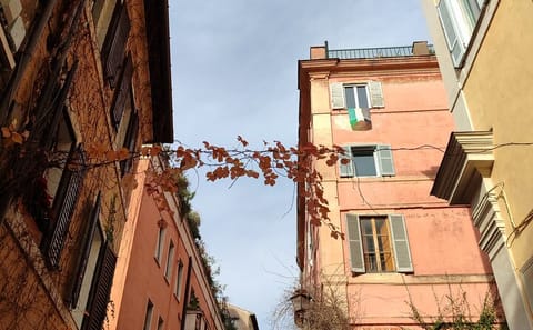 Rione Monti Food Tour in Rome with Market Visit