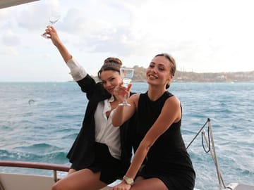 Istanbul Sunset Yacht Cruise with Scenic Bosphorus Views
