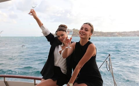 Istanbul Sunset Yacht Cruise with Scenic Bosphorus Views