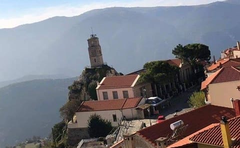 Delphi, Arachova, and Distomo Full Day Cultural Tour