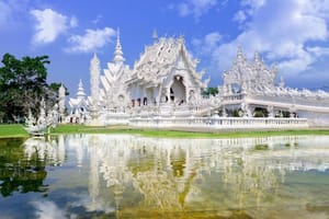 Chiang Mai-Chiang Rai: White and Blue Temple-Black Museum-Golden Triangle-Boat Trip