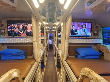 From Hanoi to Sapa 2 days Tour by Cabin Bus - 3 * Hotel Overnight