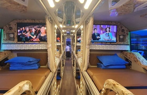 From Hanoi to Sapa 2 days Tour by Cabin Bus – 3 * Hotel Overnight