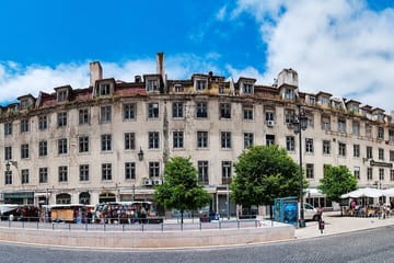 Cultural Walking Tour of Historic Lisbon Landmarks