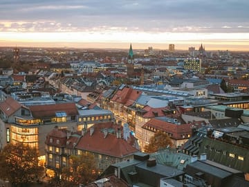 Private 10-Hour Cultural Tour of Munich with Photography