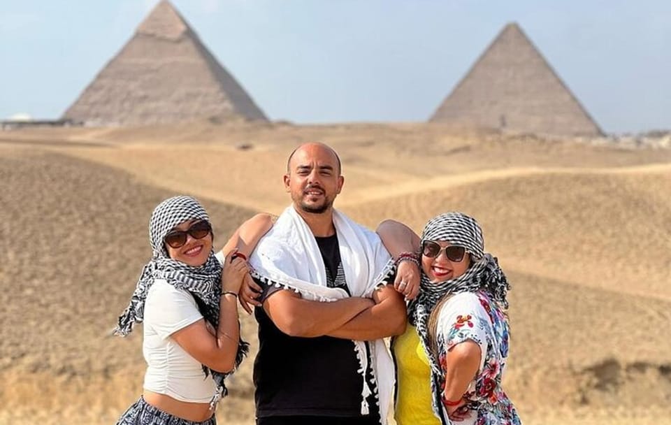 Cairo Day Tour of Pyramids, Sphinx, Museum, and Felucca Ride