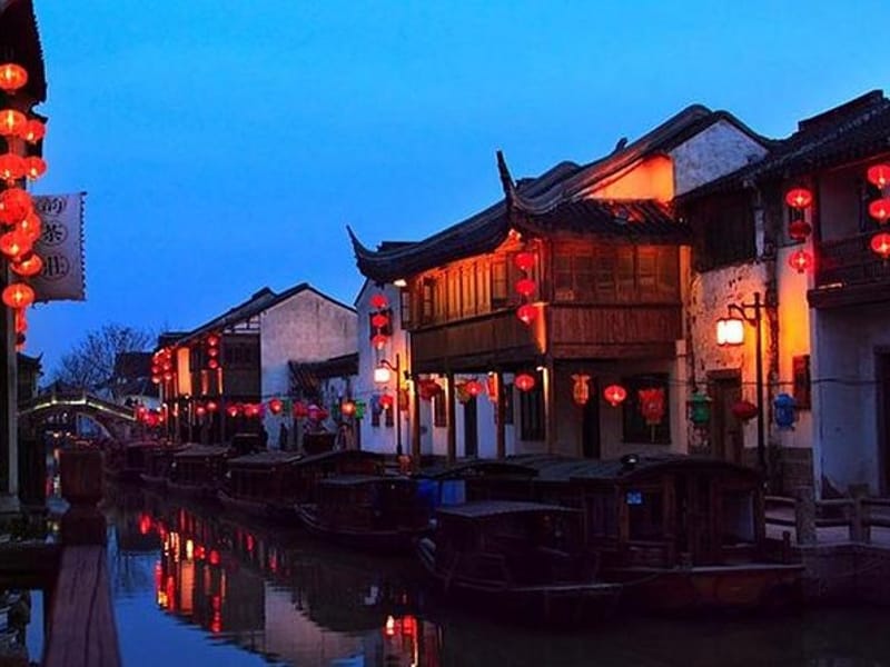 Suzhou: Master of the Nets Garden Night Tour with Pingtan Performance