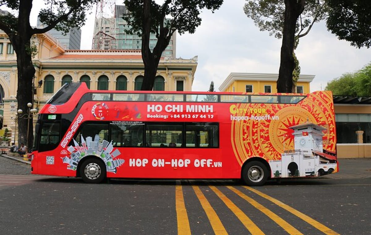1 Round Ho Chi Minh City bus Tour + Saigon Skydeck Pass