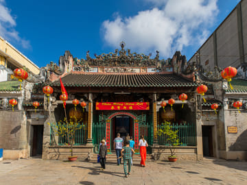 Cyclo Tour of Chinatown in Ho Chi Minh City