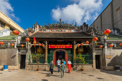 Cyclo Tour of Chinatown in Ho Chi Minh City