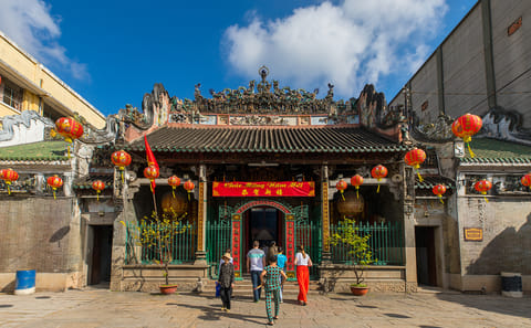 Cyclo Tour of Chinatown in Ho Chi Minh City