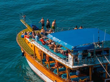 Alanya Relaxing Boat Tour with Lunch and Soft Drinks