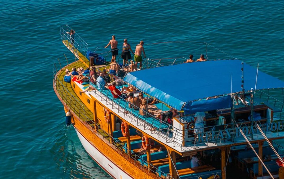Alanya Relaxing Boat Tour with Lunch & Free Soft Drinks