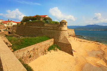 Ajaccio Audio Guided Walking Tour with 18 Historic Insights