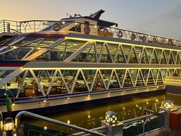 Cairo Nile River Dinner Cruise with Entertainment and Pickup