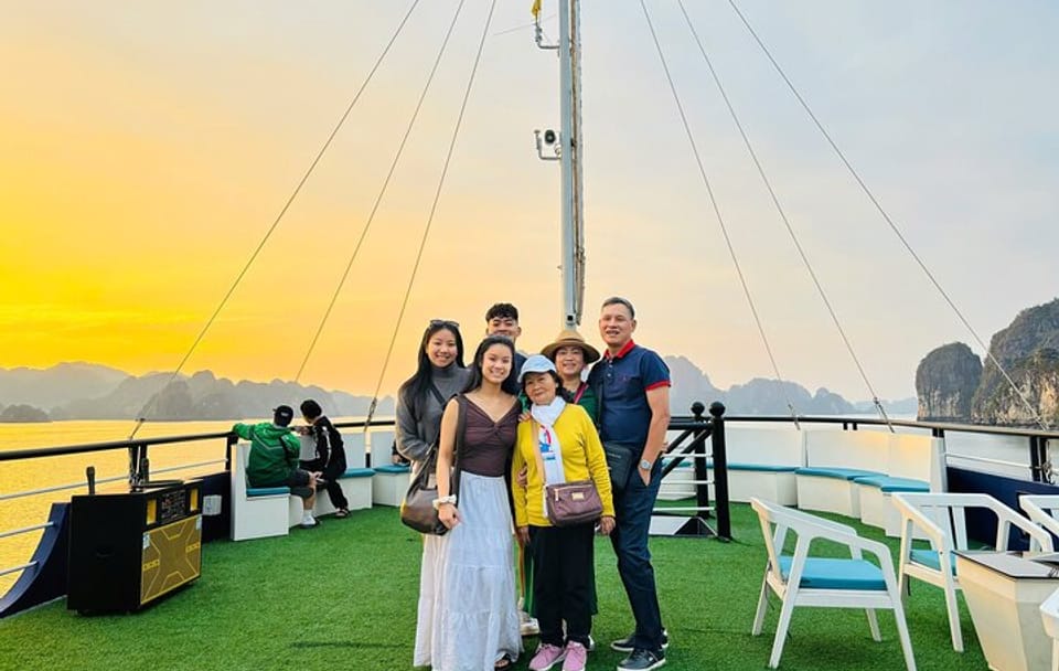 Halong Bay Luxury Day Cruise with Buffet Lunch and Sunset Views