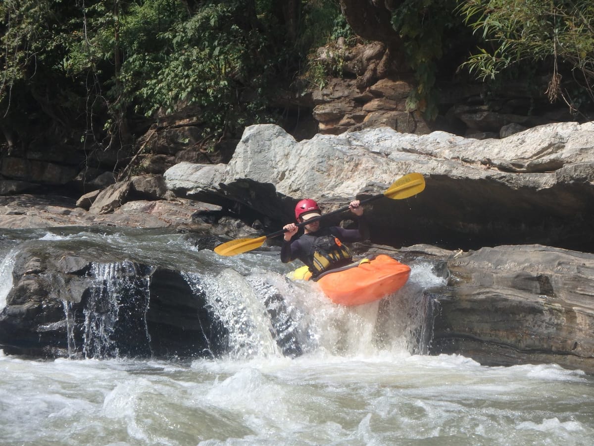 “KAYAK E+” 3-Hour Advanced White Water Kayaking Mae Wang River Canyon
