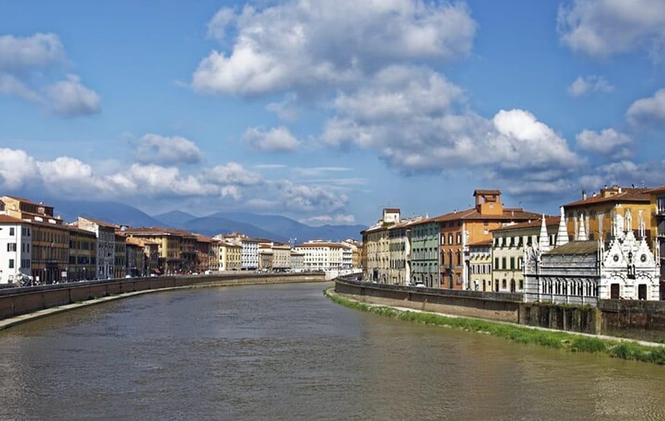 Private Walking Tour of Historic Pisa's Architecture and Culture