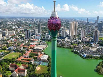 Tuk-Tuk Tour of Colombo's Cultural Landmarks and Markets