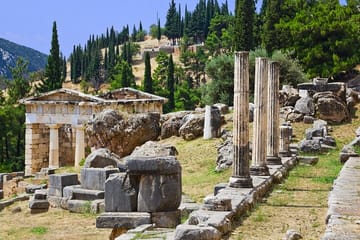 Private Cultural Day Trip to Delphi and Arachova from Athens