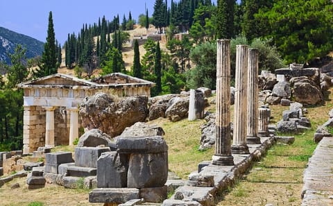 Private Cultural Day Trip to Delphi and Arachova from Athens