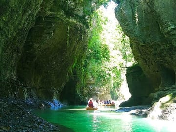 4 Full days in Georgia with private tour, free aiport