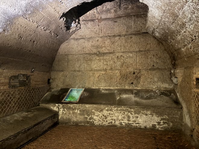 Underground Rome Private Tour: San Clemente, St. Peter in Chains & Ludus Magnus