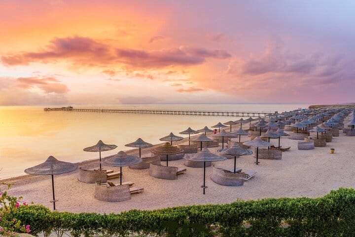 Abu Dabab Semi-Private Trip with tickets & lunch from Hurghada