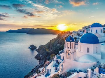 2-Day Tour from Athens to Santorini and Mykonos Islands