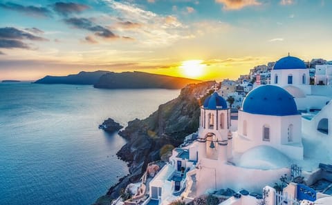 2-Day Tour from Athens to Santorini and Mykonos Islands