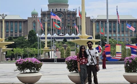 Kuala Lumpur Highlights Tour with Batu Caves and More