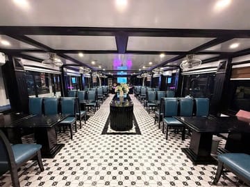 Alova Premium Cruise - A Mid-range Luxury 6 Hours Cruise