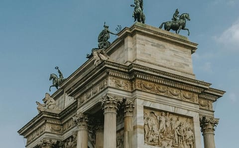 Professional Photography Session at Arco della Pace in Milan