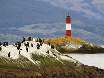 Guided Day Tour of Escondido and Fagnano Lakes in Ushuaia