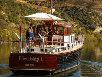 Douro Valley Tour with Winery Lunch and Private River Cruise