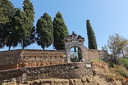DELUXE Appian Way Bike Tour with Catacombs Visit & Lunch