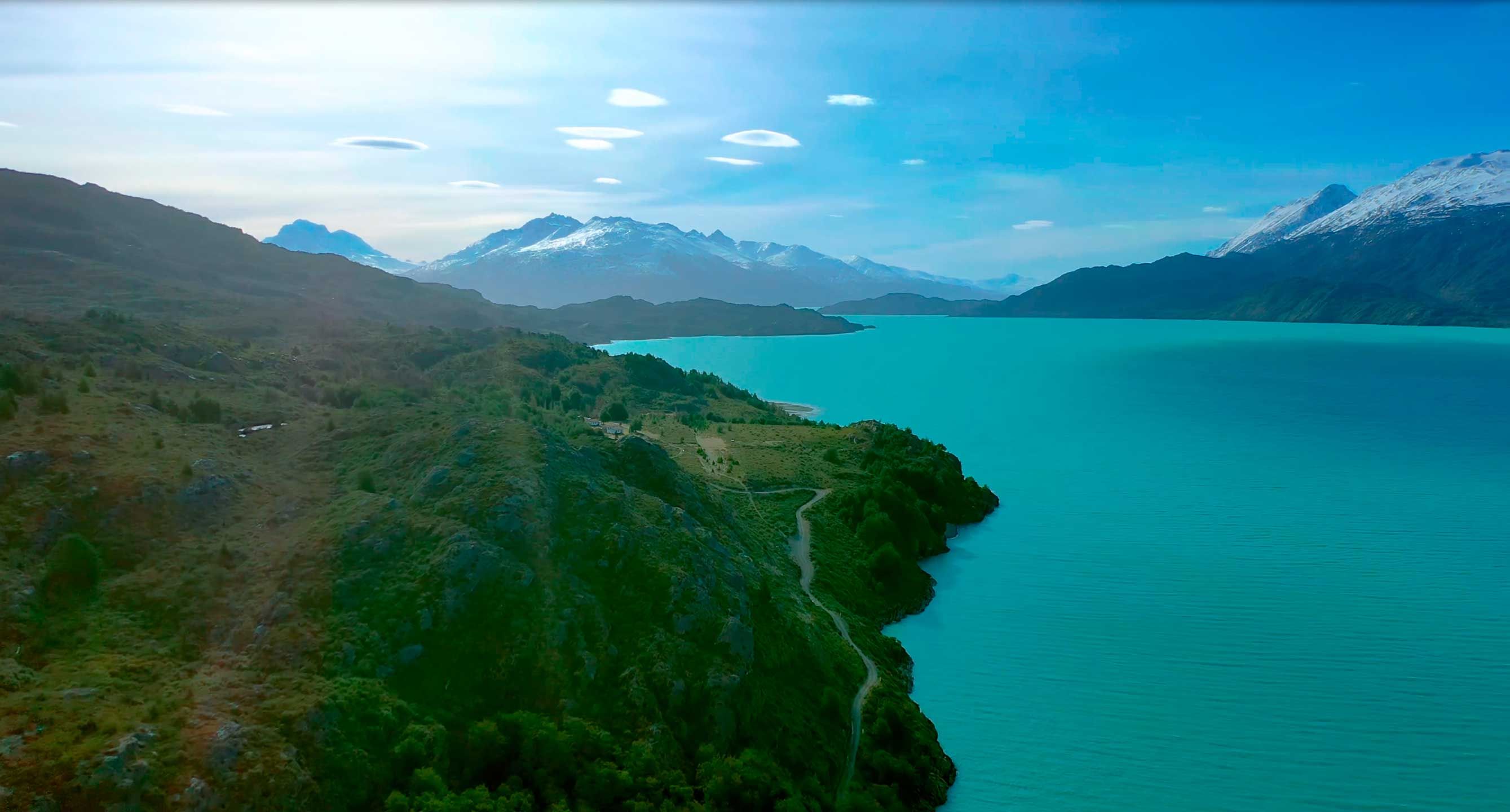 Vista aérea de un fabuloso confín de la Patagonia : Candelario Mancilla
