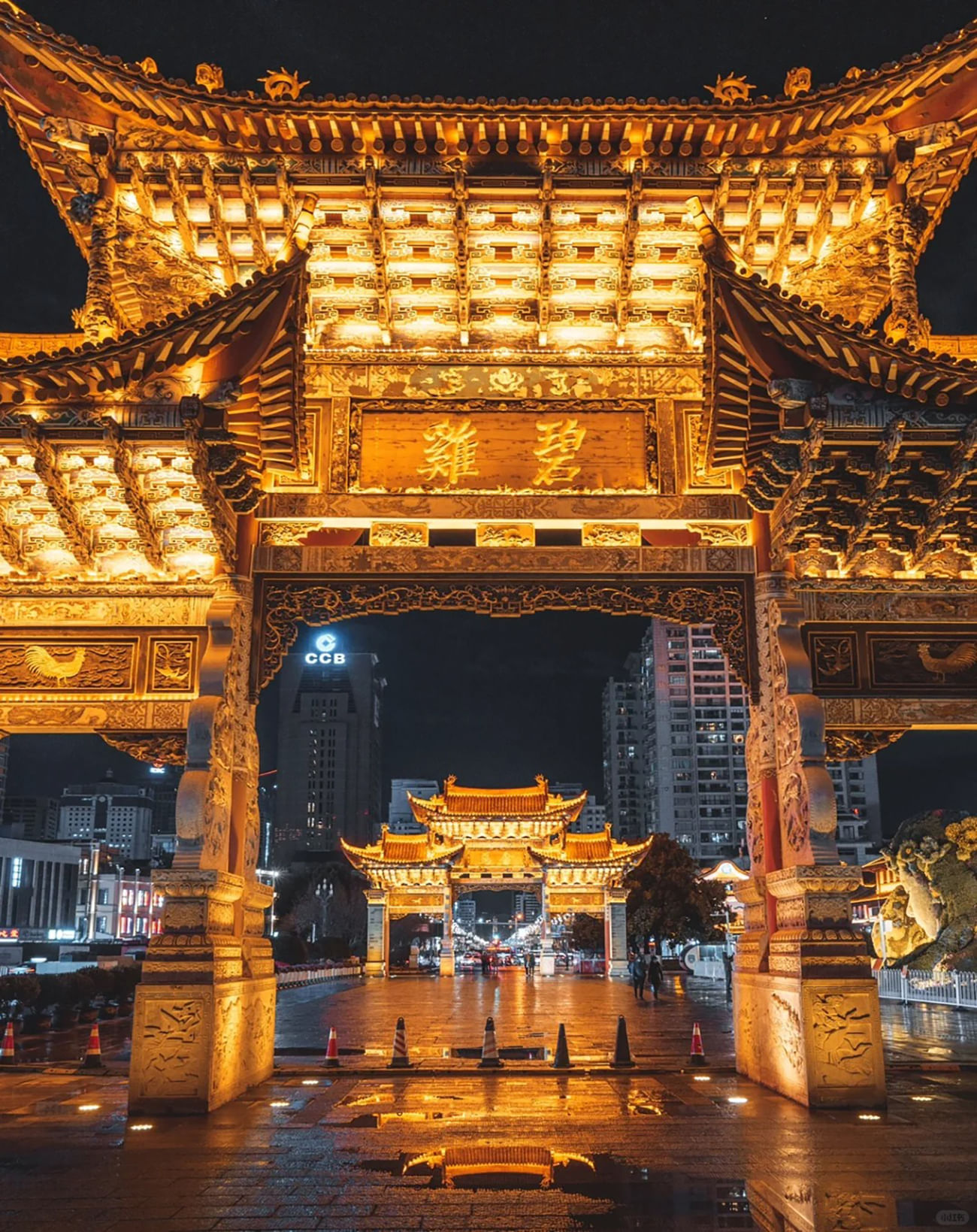 Night view of Jinma Biji Troii 