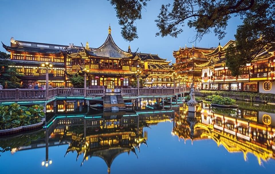 Private 8-Hour Shanghai Layover Tour with Local Guide