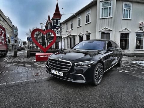 Private Transfers Akureyri to or from Reykjavik 