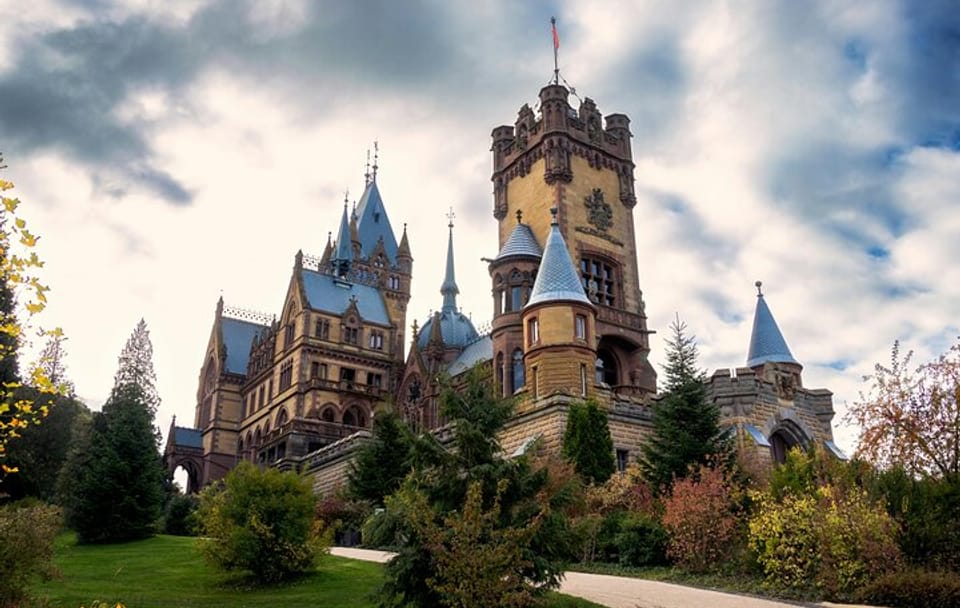 Private Day Trip to Drachenburg Castle from Cologne