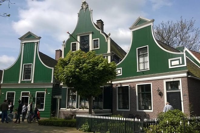 Zaanse Schans and Volendam Private Countryside tour from Amsterdam 3
