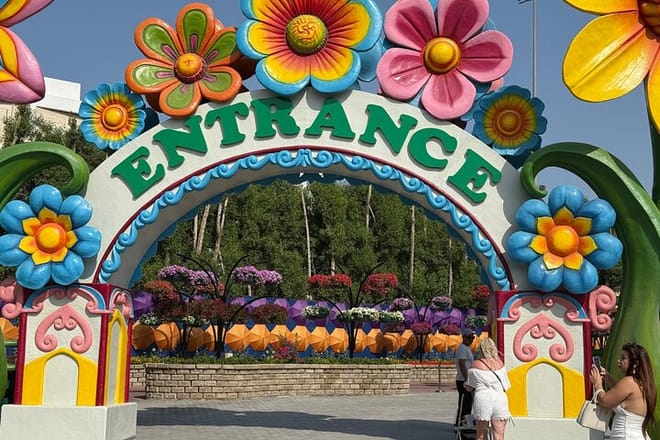 Miracle Garden Global Village with Transportation from Fujairah photo 3